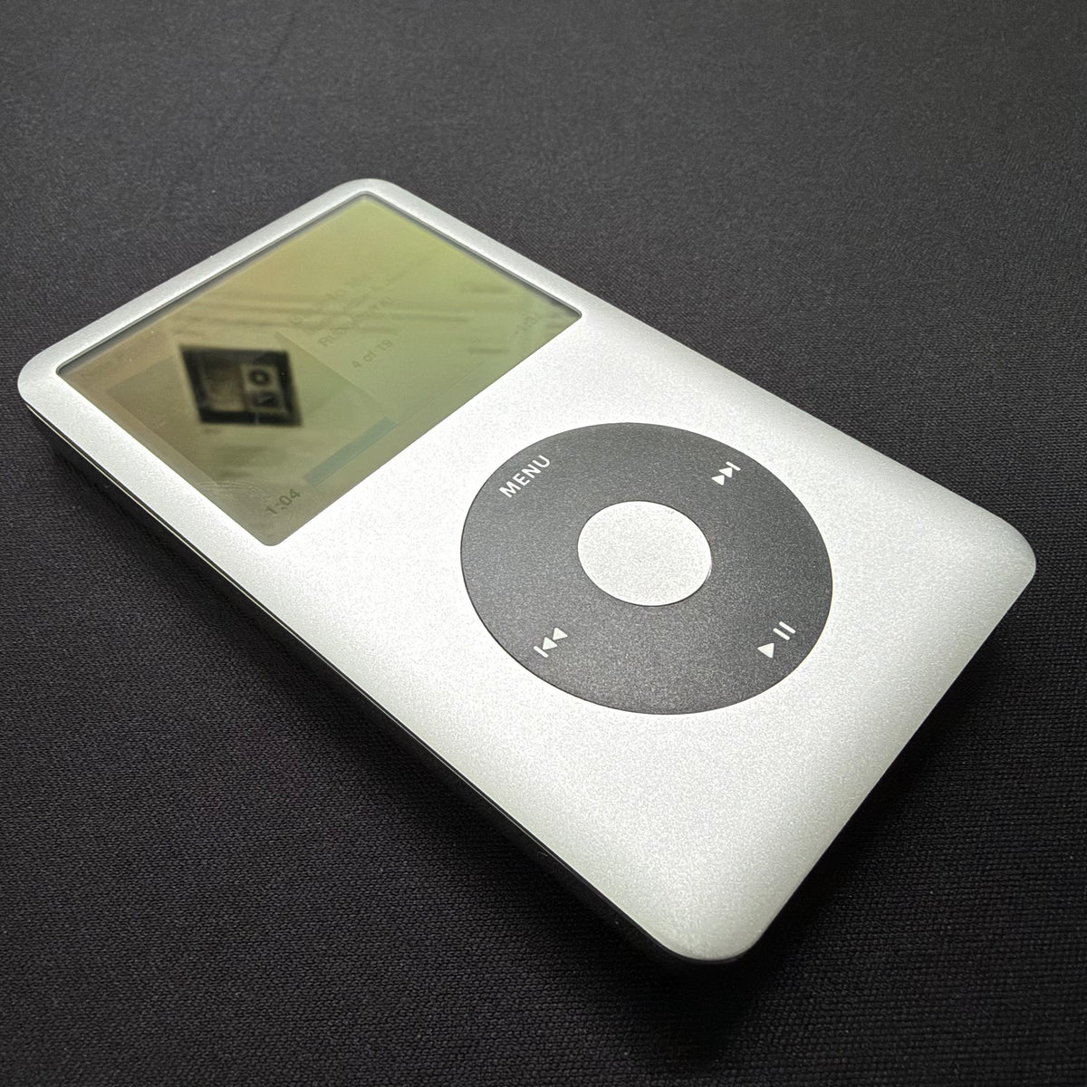 Apple iPod Classic 7th Gen – Silver