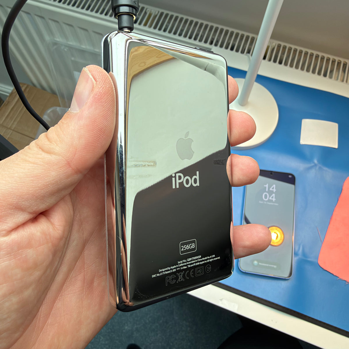 Apple iPod Classic 7th Gen – Silver