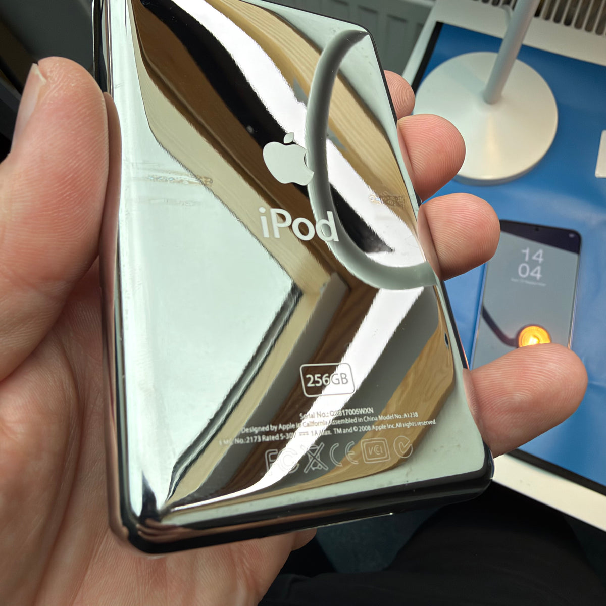 Apple iPod Classic 7th Gen – Silver