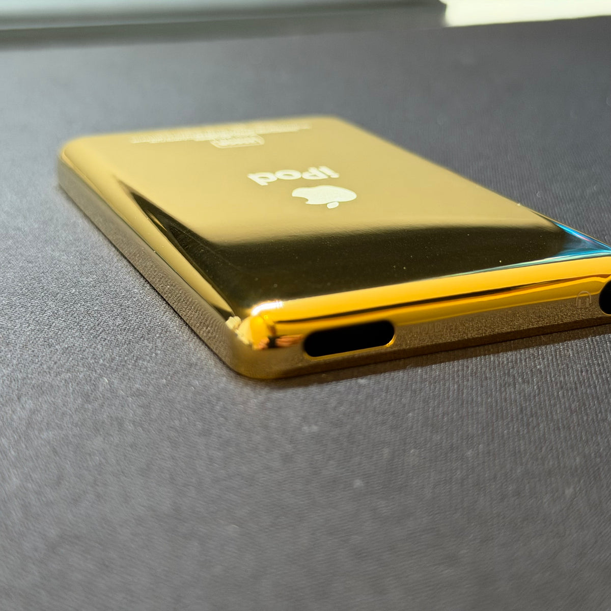 Gold Thin Back Housing – For iPod Classic / Video