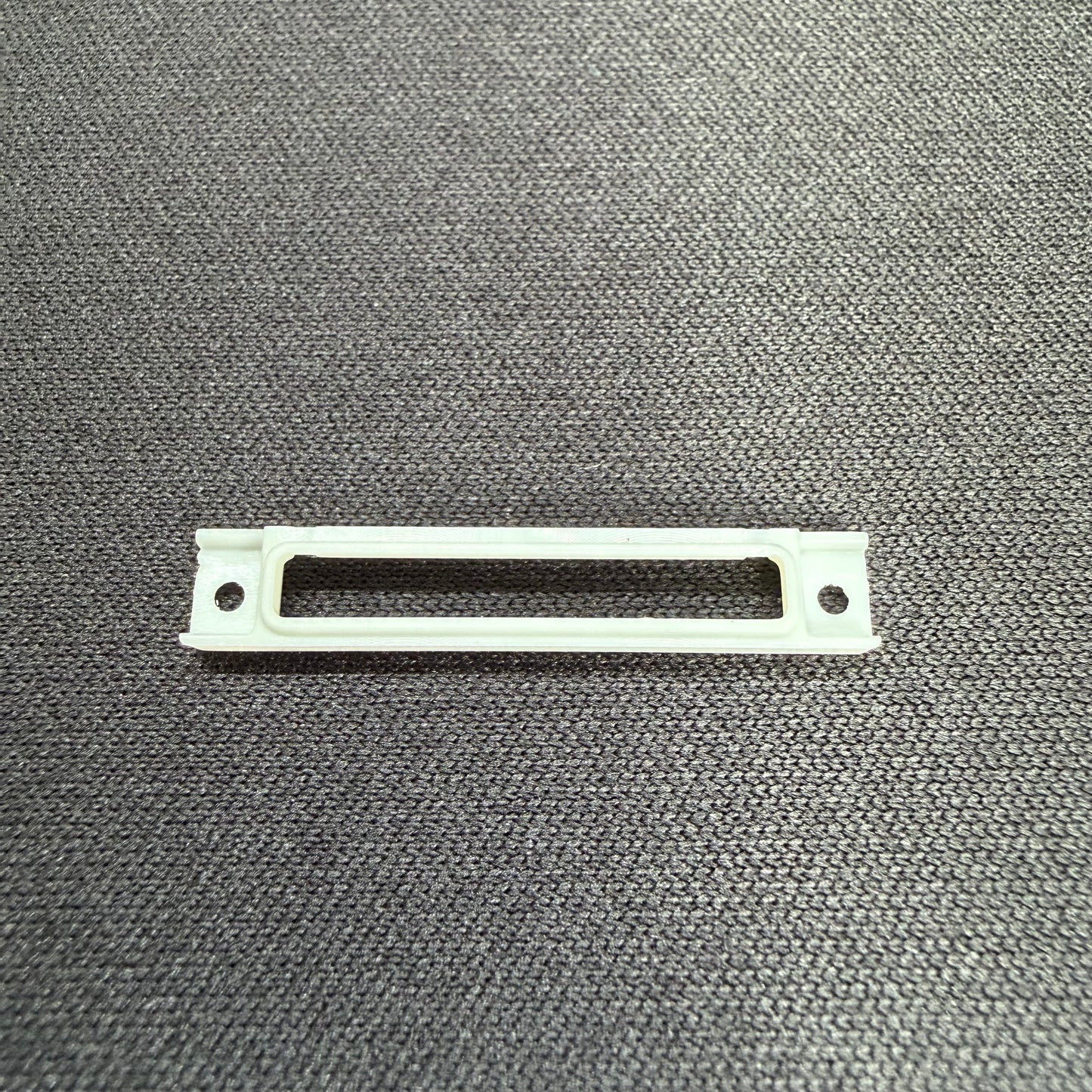 White Rear Dock Port Insert – For Thin Backed iPods