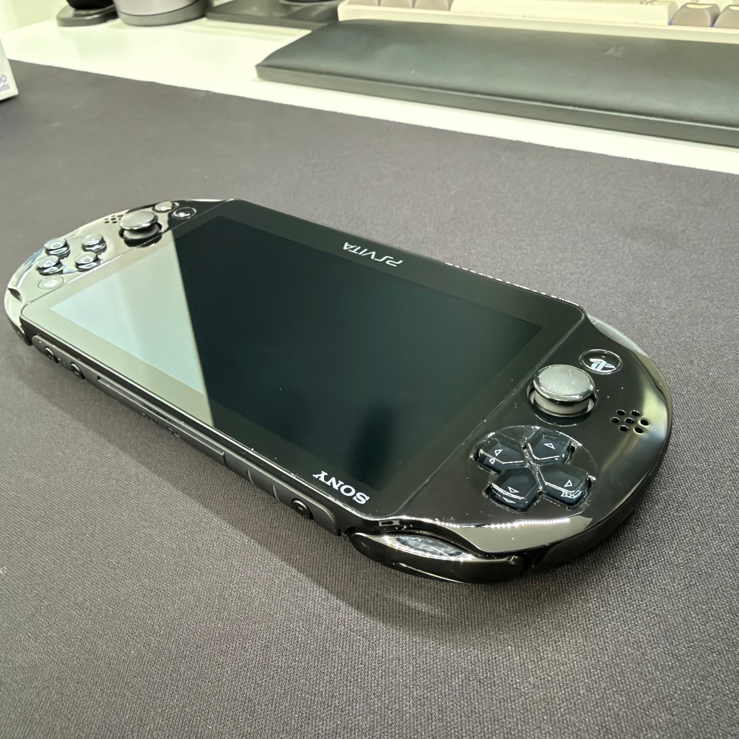 Sony PS Vita 2000 Slim Black 256GB SD2Vita
