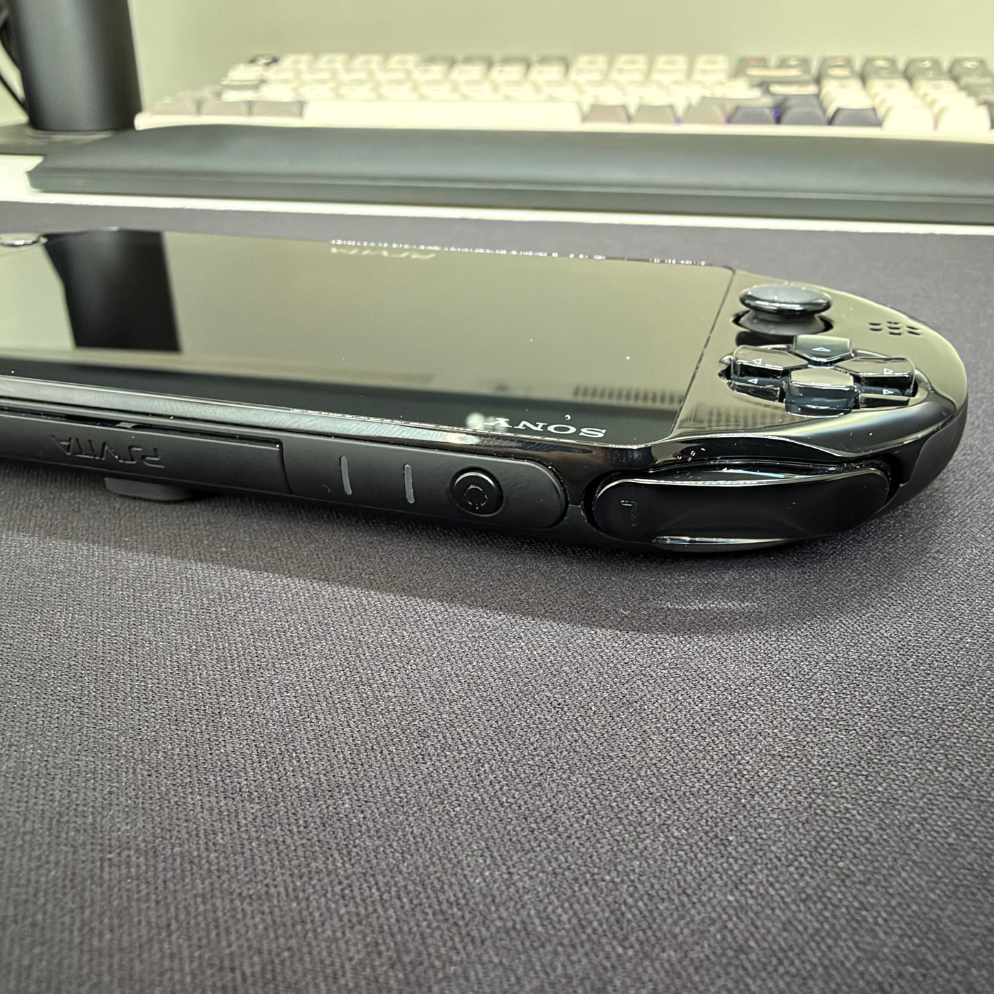 Sony PS Vita 2000 Slim Black 256GB SD2Vita
