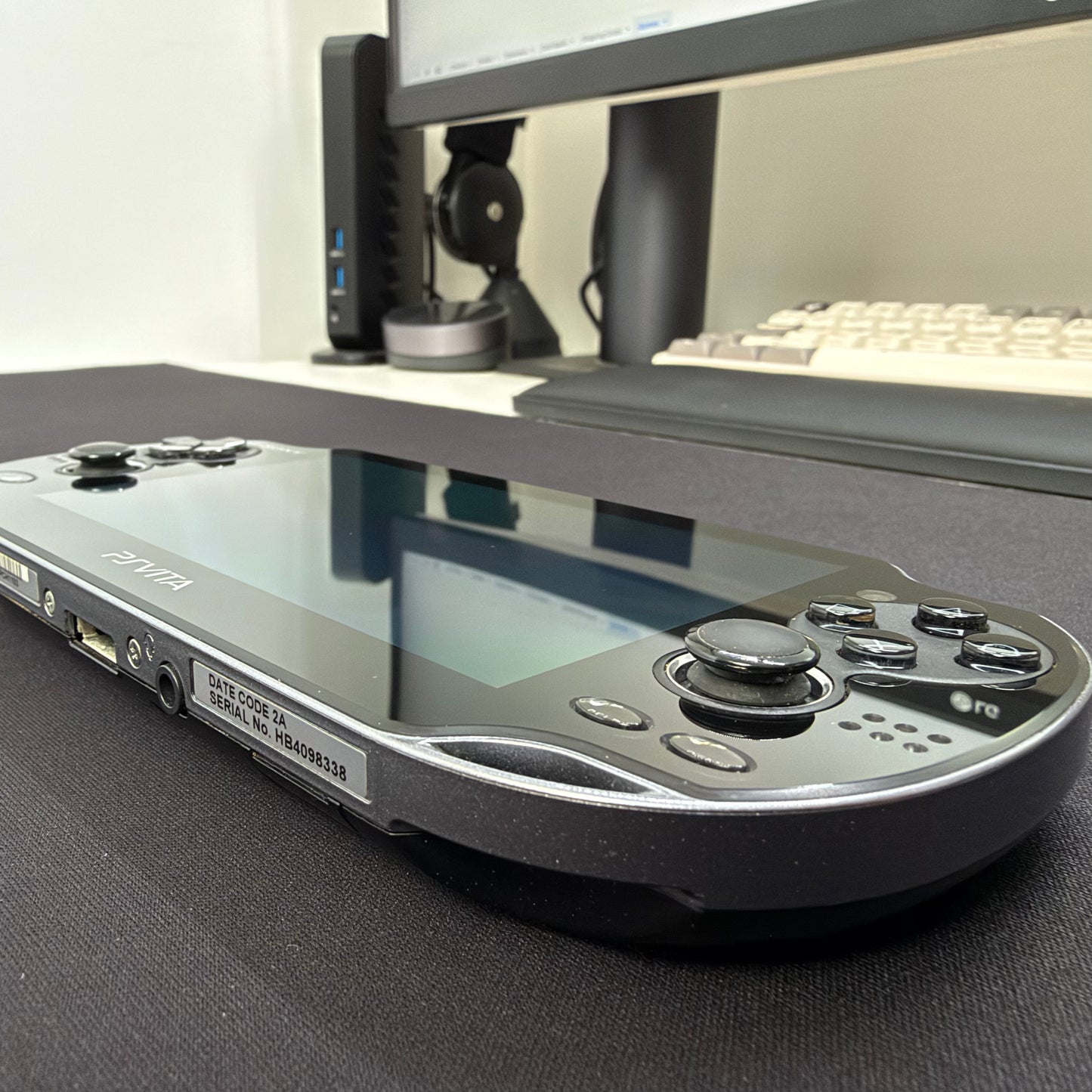 Sony PS Vita 1000 OLED Black 128GB SD2Vita
