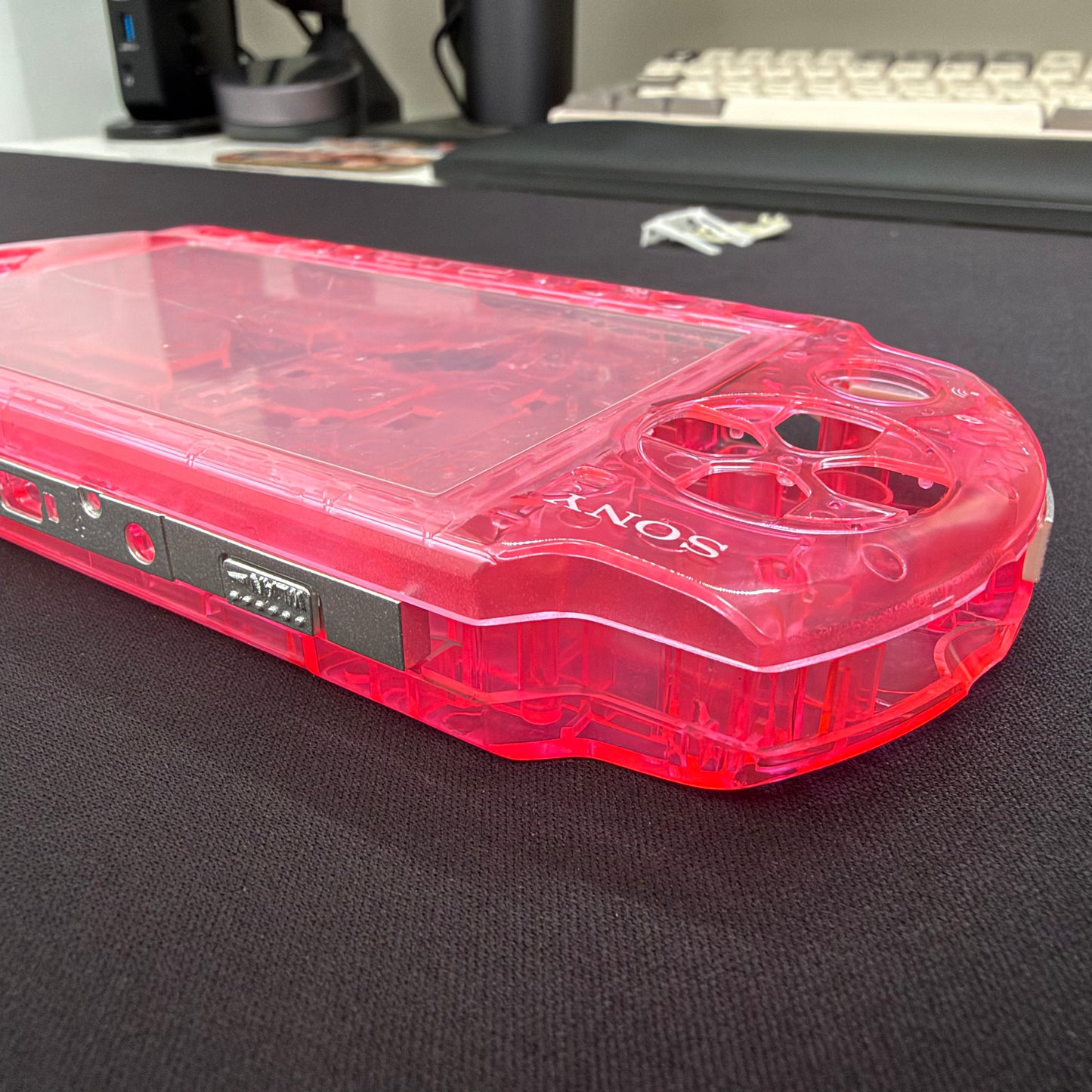 Premium PSP 3000 Full Replacement Shell Kit – Transparent Pink Housing with Buttons