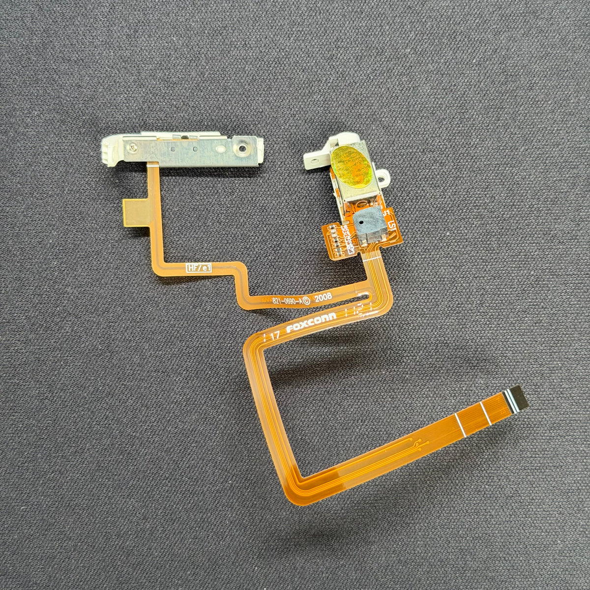 White Hold Switch & Headphone Jack Assembly – For Thick Backed iPods