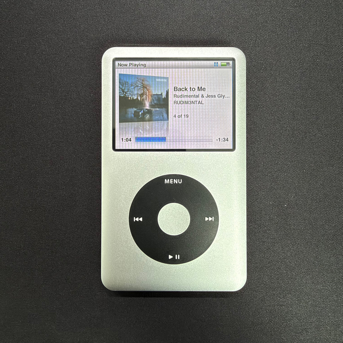 Apple iPod Classic 7th Gen – Silver