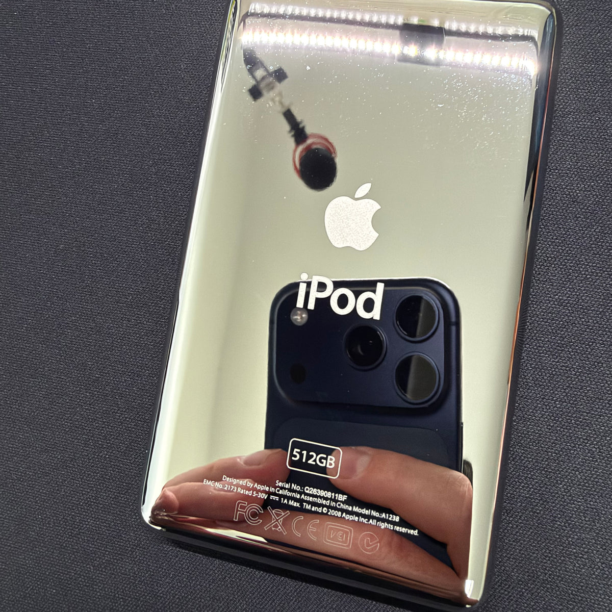 Apple iPod Classic 7th Gen – Silver