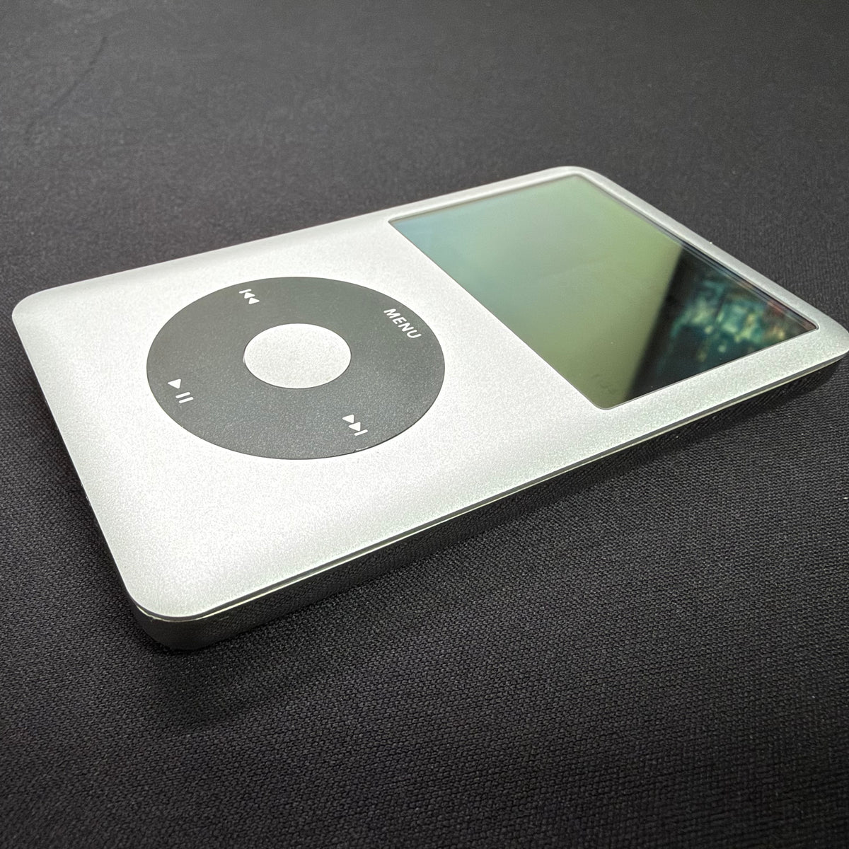 Apple iPod Classic 7th Gen – Silver