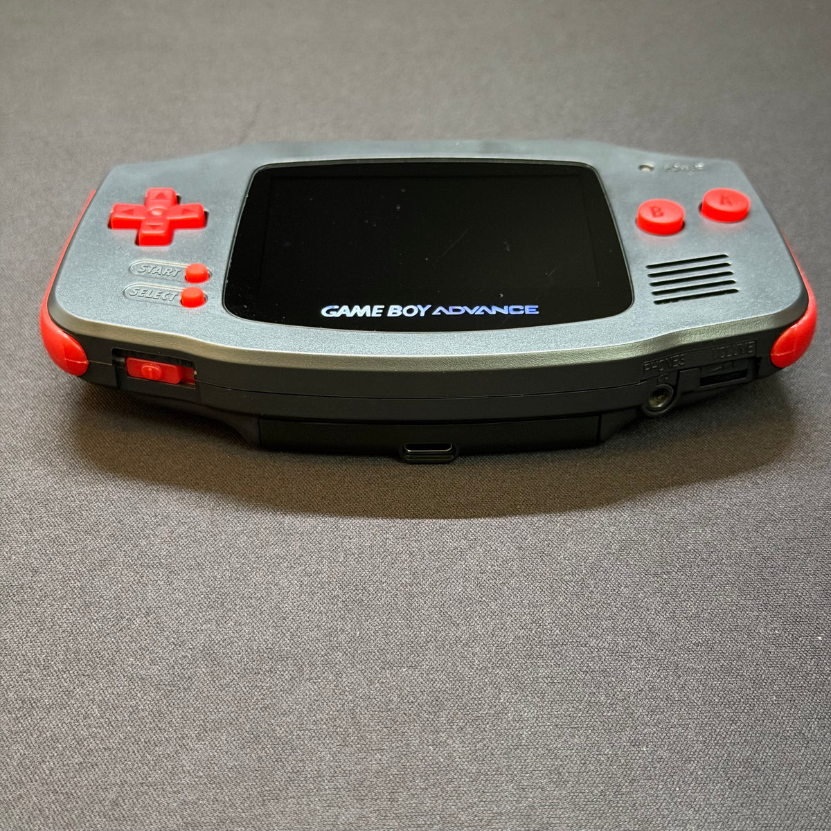 Nintendo Game Boy Advance - Black / Red