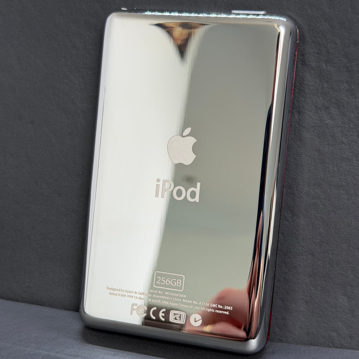 Apple iPod Video 5th Gen – Transparent Red