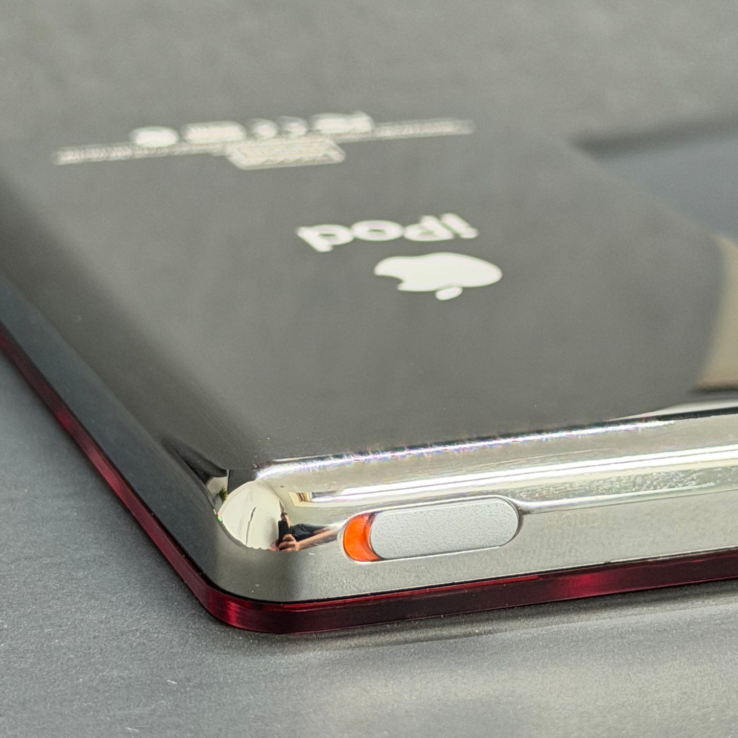 Apple iPod Video 5th Gen – Transparent Red
