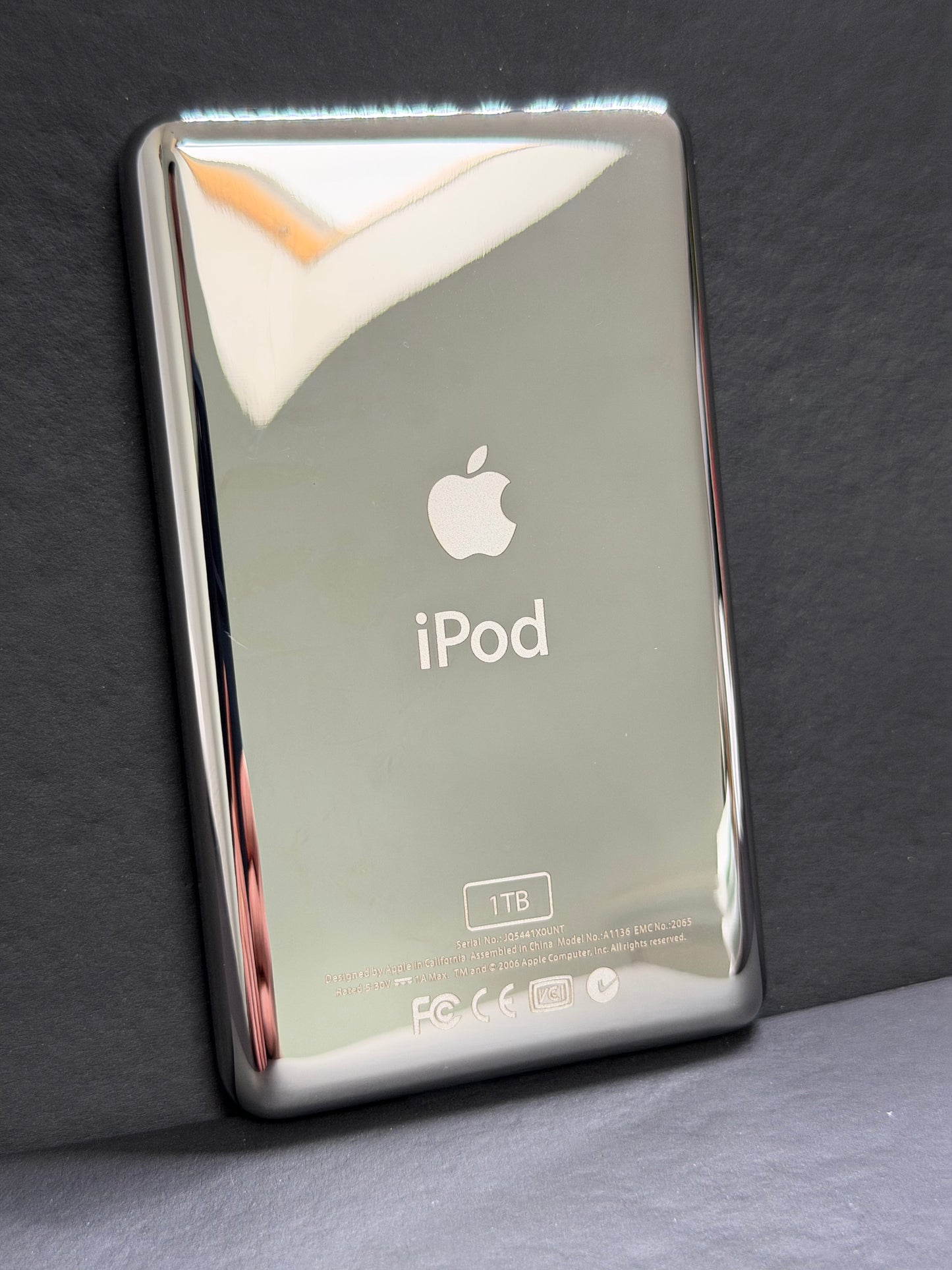 Silver Thin Back Housing – For iPod Classic / Video