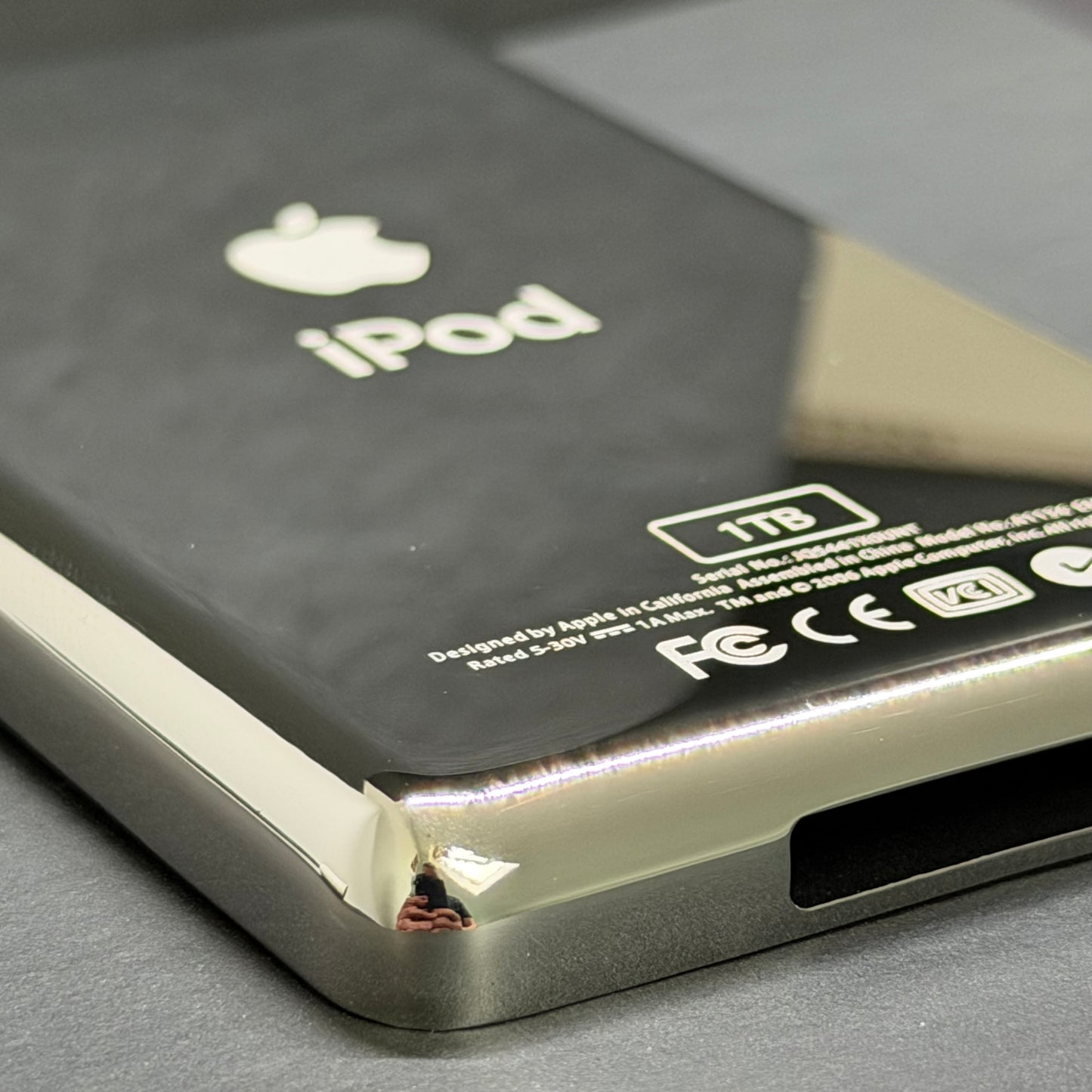 Silver Thin Back Housing – For iPod Classic / Video