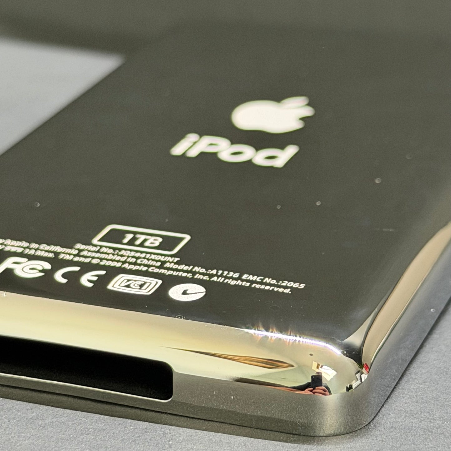Silver Thin Back Housing – For iPod Classic / Video