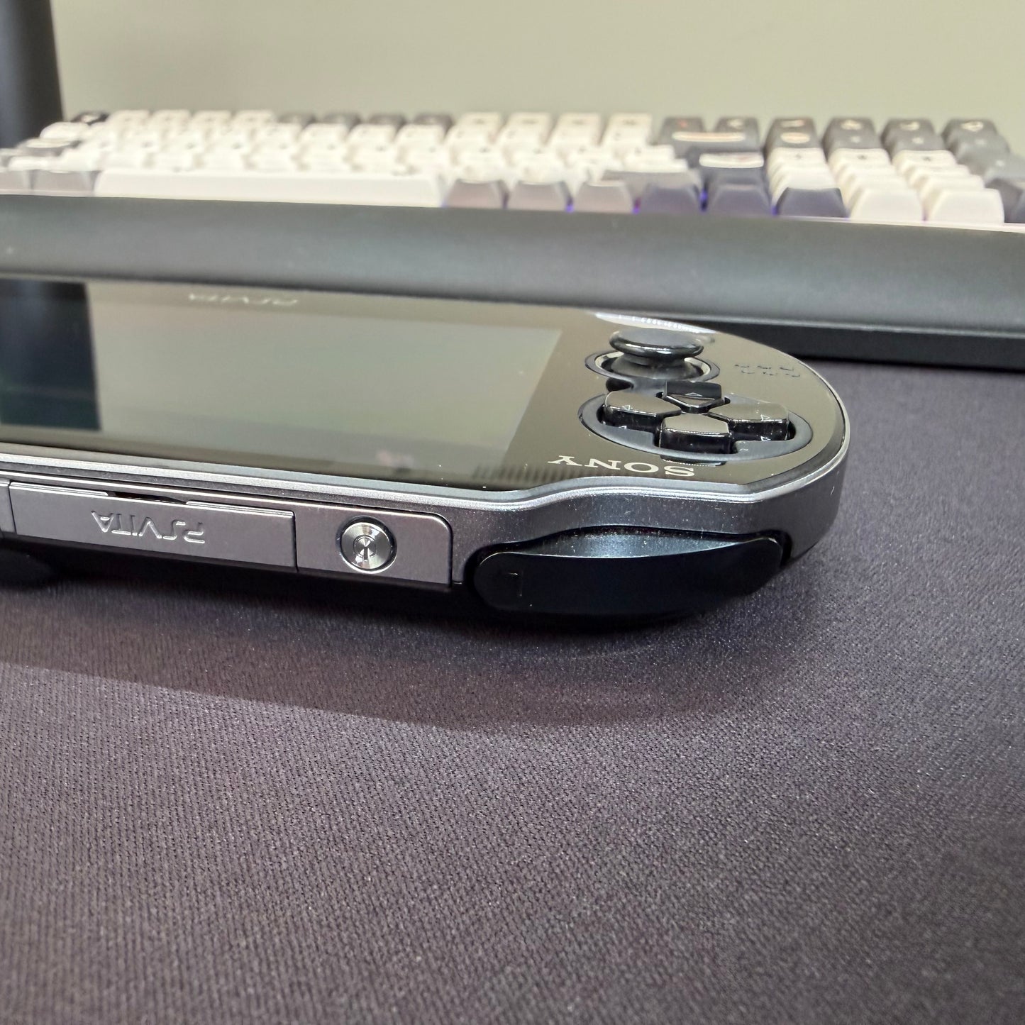Sony PS Vita 1000 OLED Black 256GB SD2Vita