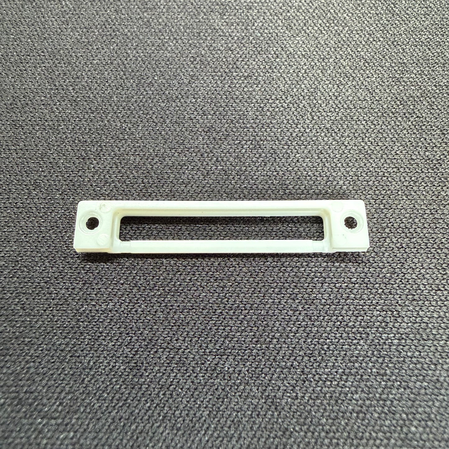 White Rear Dock Port Insert – For Thin Backed iPods