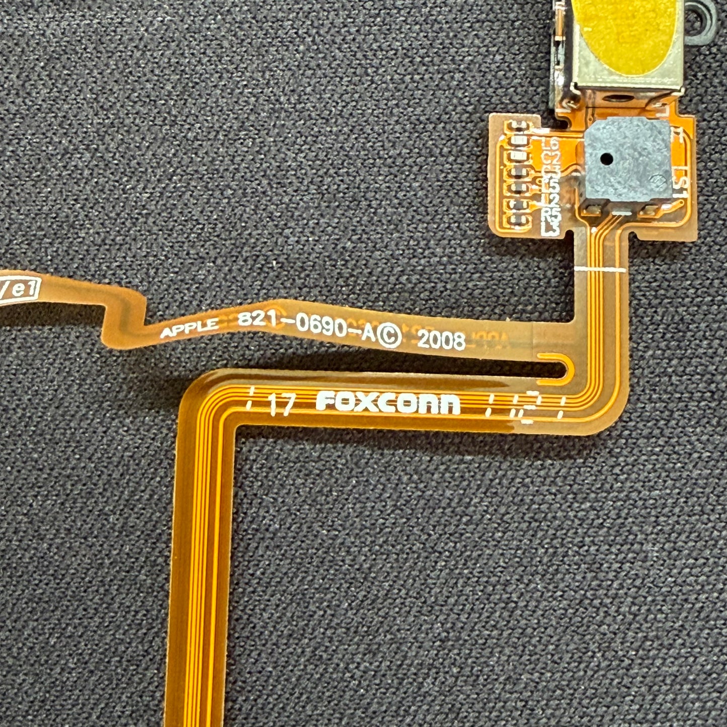 Black Hold Switch & Headphone Jack Assembly – For Thin Backed iPods