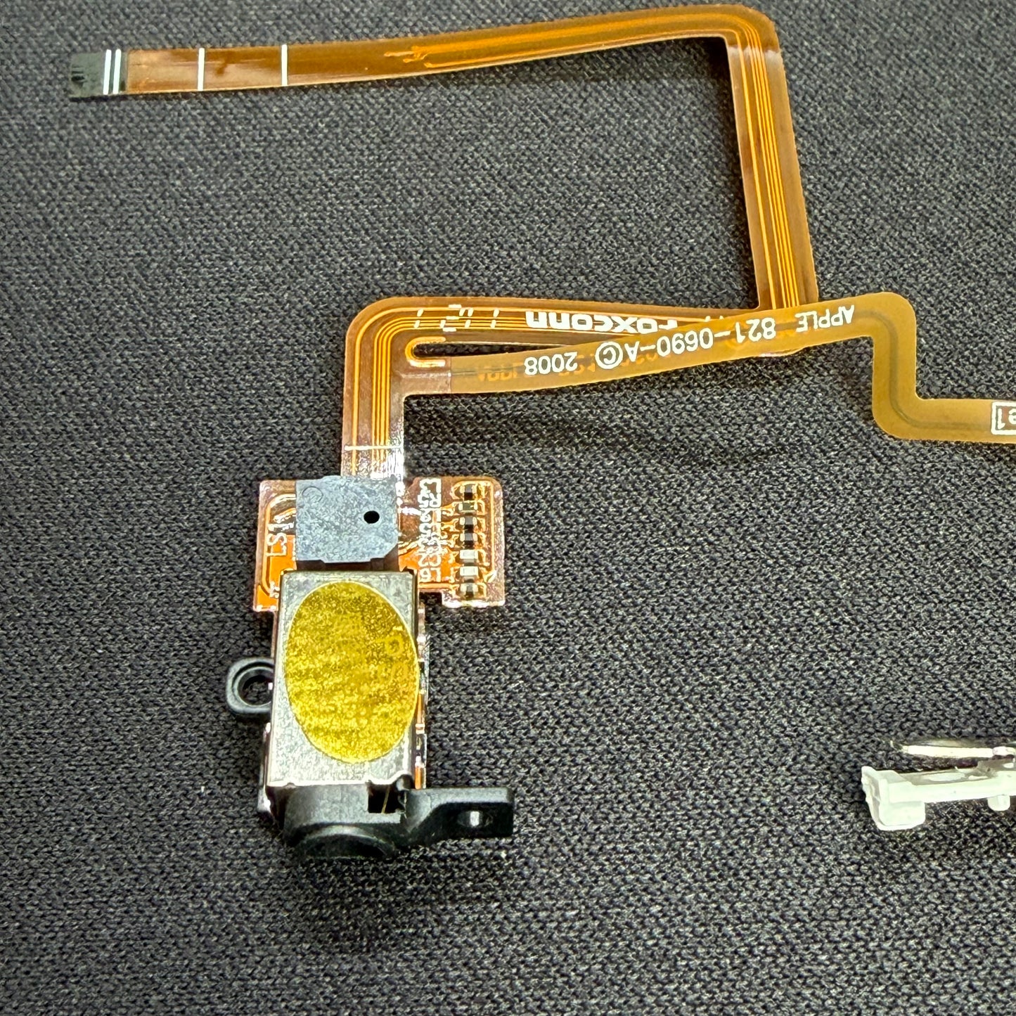 Black Hold Switch & Headphone Jack Assembly – For Thin Backed iPods