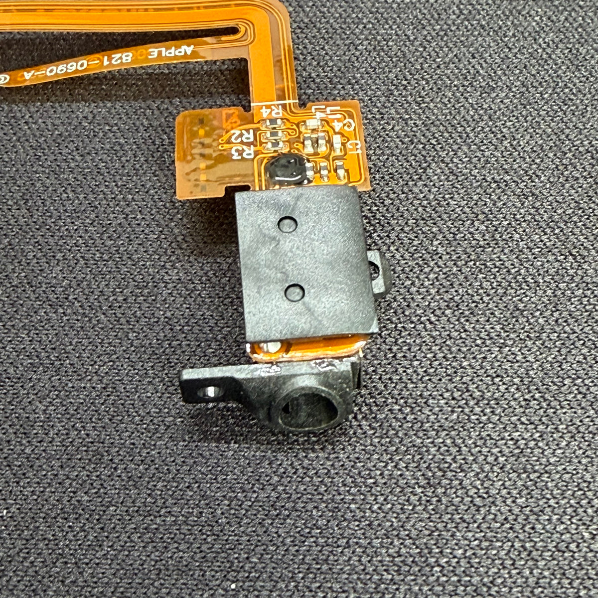 Black Hold Switch & Headphone Jack Assembly – For Thin Backed iPods