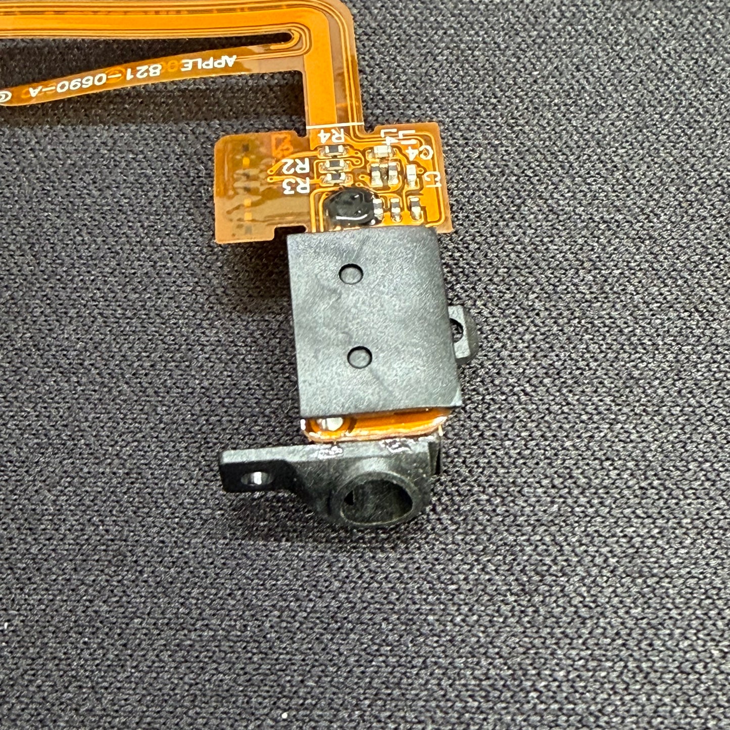 Black Hold Switch & Headphone Jack Assembly – For Thin Backed iPods