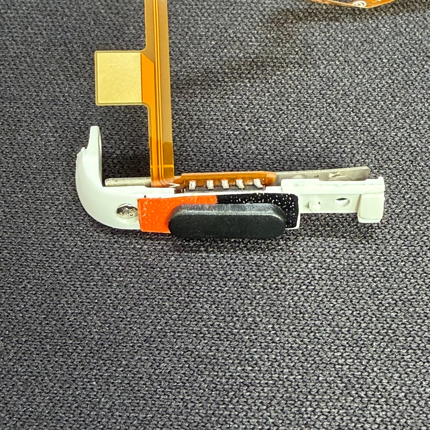 Black Hold Switch & Headphone Jack Assembly – For Thin Backed iPods
