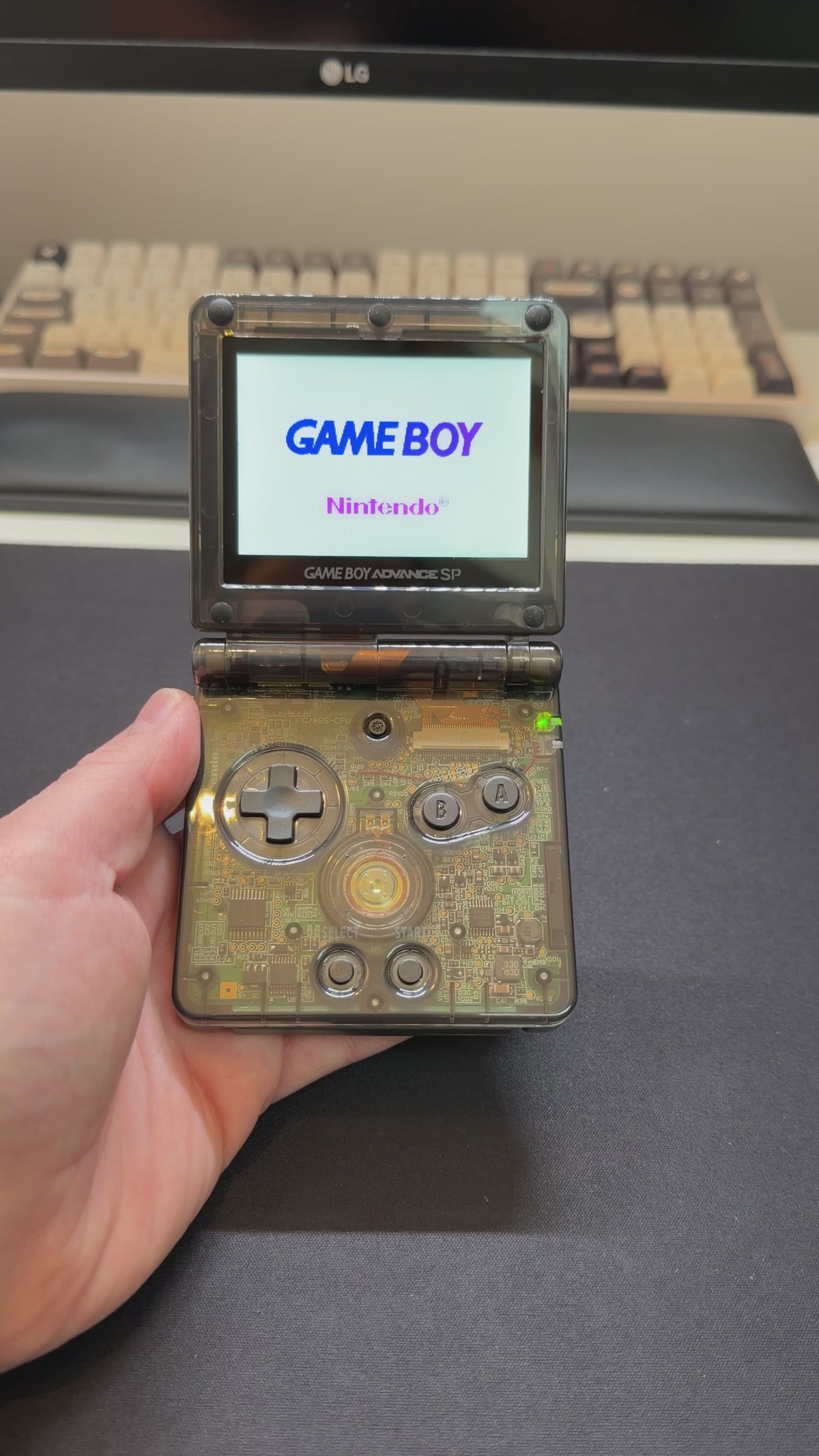 Nintendo Game Boy Advance SP – Transparent Black