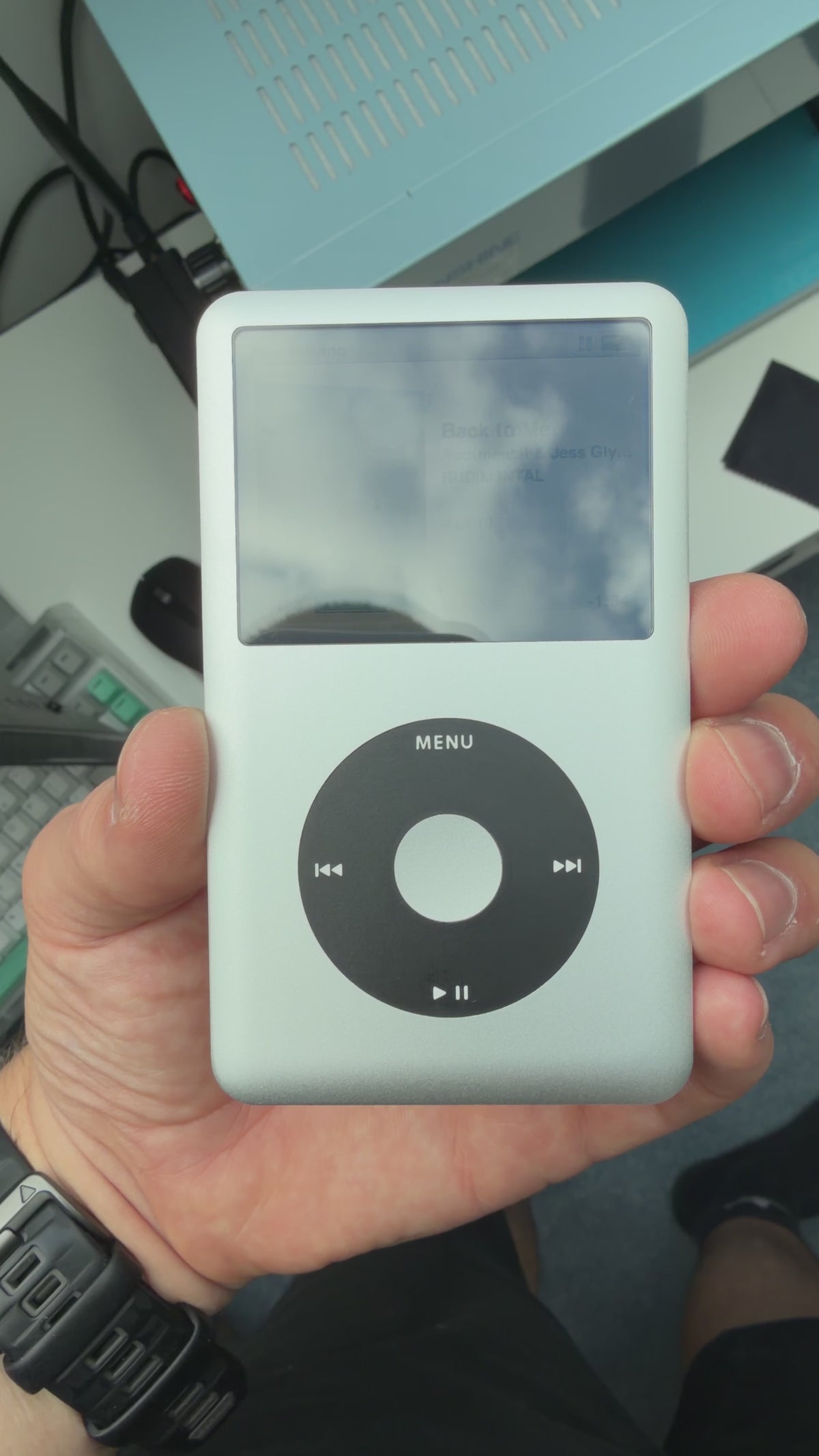 Apple iPod Classic 7th Gen – Silver